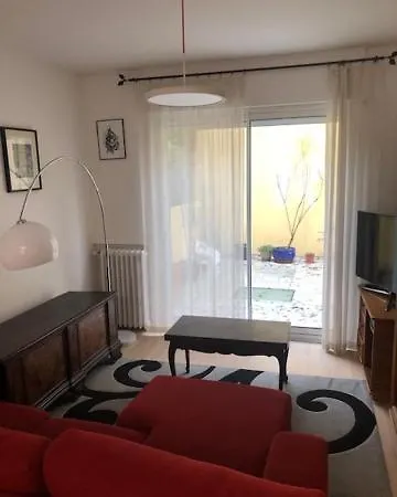 Big House With Terrace In * Paris